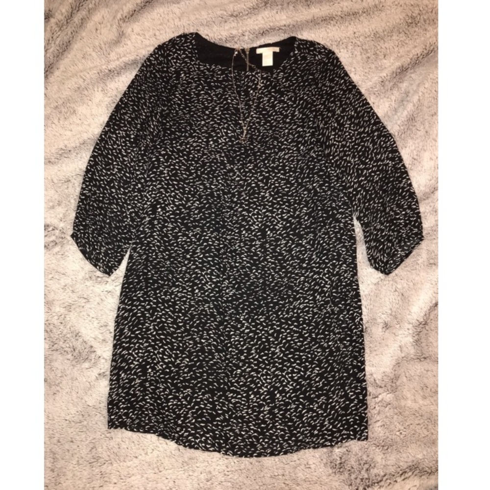 Black and white H&M long sleeve dress